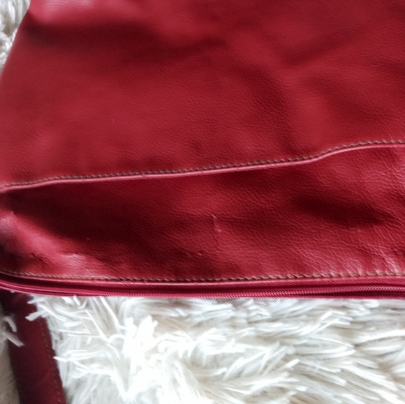 Relic Burgundy Purse - Picture 12 of 16